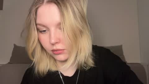 Snapshot of opheliaritz chatting on 5, 4, 2026 Ophelia online show from 5, 4, 2026