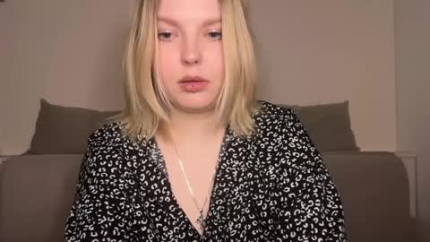 Snapshot of opheliaritz chatting on 6, 4, 2026 Ophelia online show from 6, 4, 2026