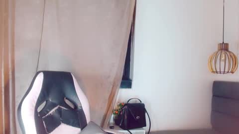 Snapshot of oriana_braom chatting on 19, 2, 2025 Oriana braom online show from 19, 2, 2025