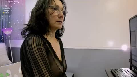 Oriana  online show from 28, 10, 2025