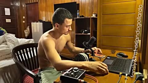 Snapshot of orlando__bloom chatting on 21, 11, 2025 Fansly and Instagram - online show from 21, 11, 2025