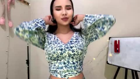 Snapshot of orphaajayi chatting on 28, 11, 2025 Angel online show from 28, 11, 2025