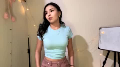 Snapshot of orphaajayi chatting on 3, 12, 2025 Angel online show from 3, 12, 2025