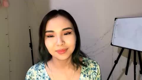 Snapshot of orphaajayi chatting on 4, 12, 2025 Angel online show from 4, 12, 2025