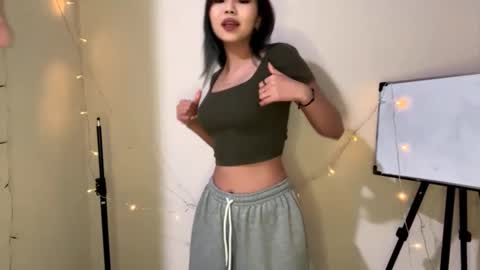 Snapshot of orphaajayi chatting on 17, 12, 2025 Angel online show from 17, 12, 2025