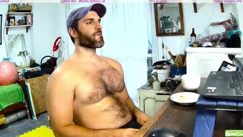 Snapshot of osito_blanco chatting on 5, 2, 2026 Osito Blanco online show from 5, 2, 2026
