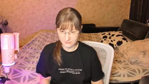 Snapshot of oskar_fucker chatting on 5, 3, 2026 Leliana online show from 5, 3, 2026