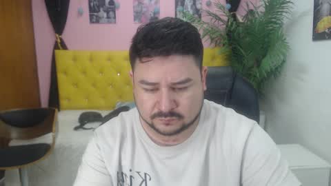 Snapshot of oso_gael chatting on 2, 3, 2025 Bear Gael online show from 2, 3, 2025