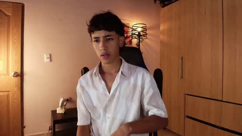 ostin 18hot online show from 10, 1, 2025