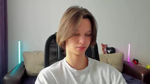 Snapshot of ostin_meoww chatting on 13, 3, 2026 Ostin online show from 13, 3, 2026