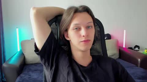 Snapshot of ostin_meoww chatting on 5, 4, 2026 Ostin online show from 5, 4, 2026