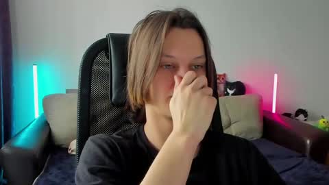 Snapshot of ostin_meoww chatting on 6, 4, 2026 Ostin online show from 6, 4, 2026