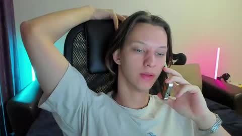 Snapshot of ostin_meoww chatting on 8, 4, 2026 Ostin online show from 8, 4, 2026