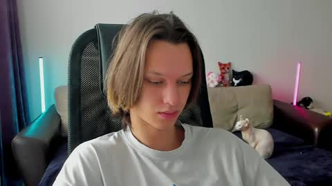 Snapshot of ostin_meoww chatting on 10, 4, 2026 Ostin online show from 10, 4, 2026