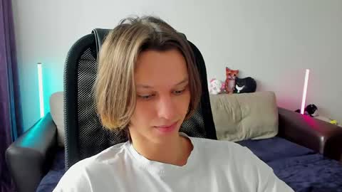 Snapshot of ostin_meoww chatting on 11, 4, 2026 Ostin online show from 11, 4, 2026