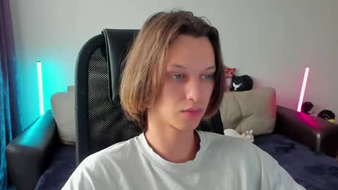 Snapshot of ostin_meoww chatting on 14, 4, 2026 Ostin online show from 14, 4, 2026