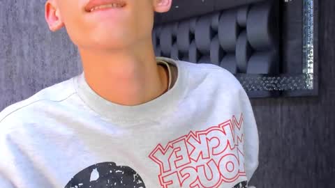 owen_stone1 online show from 8, 3, 2025