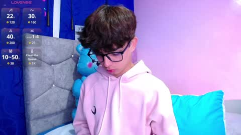 Owen  Independent model  online show from 24, 12, 2024