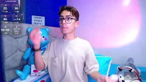 Owen  Independent model  online show from 1, 3, 2025