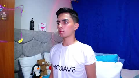 Owen  Independent model  online show from 14, 9, 2025