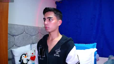 Owen  Independent model  online show from 14, 9, 2025