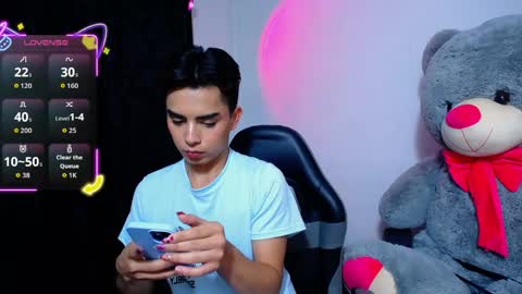 Owen  Independent model  online show from 19, 4, 2026