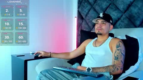 O W E N - S T O N E online show from 17, 12, 2025