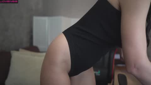 Snapshot of oxxme chatting on 27, 2, 2025 Oxana Hi friends all my videos are 50 off check my bio online show from 27, 2, 2025