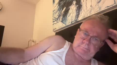 ozhairybearxxxx online show from 9, 12, 2024