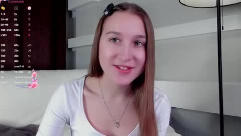 Snapshot of oziecarmona chatting on 3, 12, 2025 Caroline or just Lina online show from 3, 12, 2025