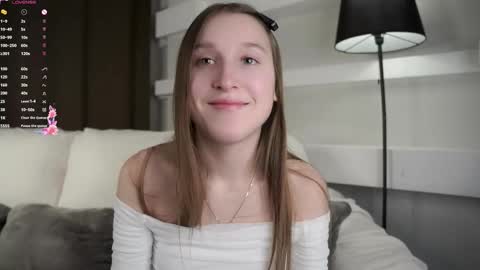 Snapshot of oziecarmona chatting on 16, 12, 2025 Caroline or just Lina online show from 16, 12, 2025