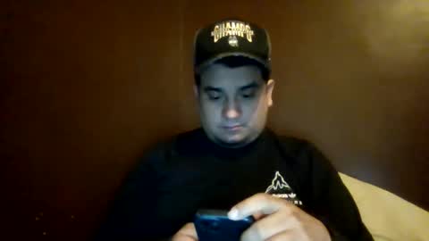 Snapshot of ozlo chatting on 6, 4, 2026 ozlo online show from 6, 4, 2026