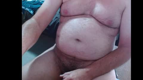 Snapshot of ozzieozzieoi chatting on 22, 4, 2026 HairyolOz online show from 22, 4, 2026