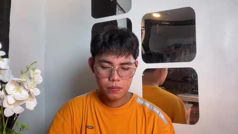 Snapshot of p1noytwink_ chatting on 24, 9, 2025 Terrence online show from 24, 9, 2025