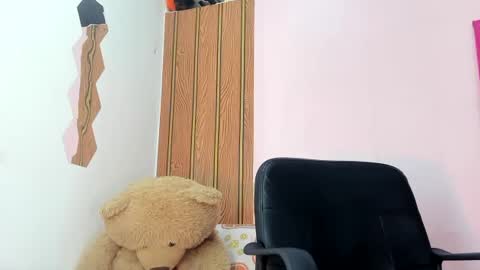 Snapshot of pahulamontero chatting on 6, 7, 2026 pahulamontero online show from 6, 7, 2026