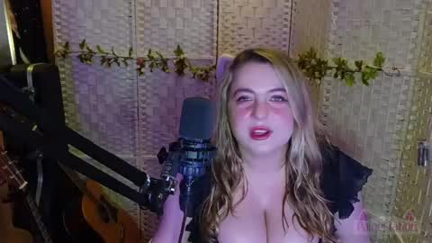 Snapshot of paigestation chatting on 25, 4, 2026 PaigeStation online show from 25, 4, 2026