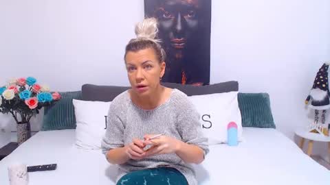 PAMEL ISSY online show from 2, 2, 2025