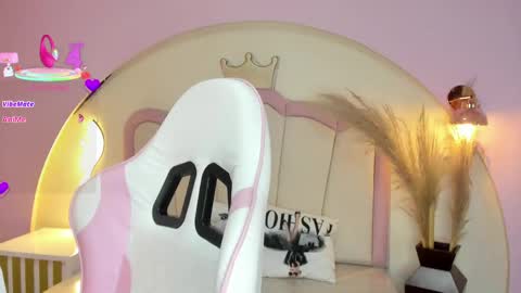Snapshot of pamela_monroy_ chatting on 23, 4, 2026 Princess Pamela online show from 23, 4, 2026