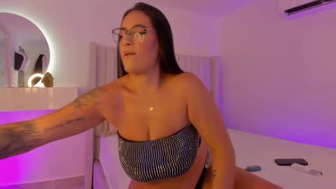 Manuela online show from 6, 2, 2025