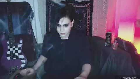 In bio online show from 4, 12, 2025