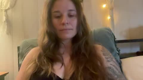 Snapshot of pantiesofthefae chatting on 5, 7, 2026 Pantiesofthefae online show from 5, 7, 2026