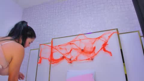 Paola  online show from 25, 10, 2025