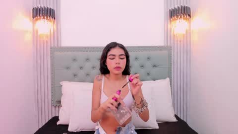 Snapshot of paolab_g chatting on 6, 2, 2025 online show from 6, 2, 2025