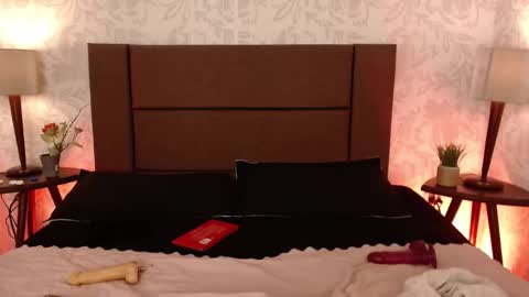 paolagh_ online show from 1, 2, 2026