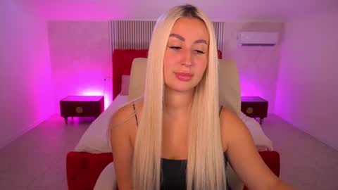Snapshot of paolamola chatting on 14, 6, 2026 Lia online show from 14, 6, 2026