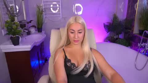 Snapshot of paolamola chatting on 21, 6, 2026 Lia online show from 21, 6, 2026