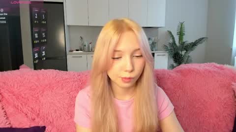 Snapshot of paradi_se chatting on 3, 4, 2026 Melena online show from 3, 4, 2026