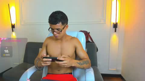 Snapshot of paradise_boy_s chatting on 4, 5, 2026 Ryan And Casper online show from 4, 5, 2026