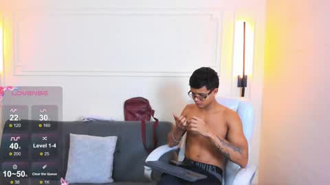 Snapshot of paradise_boy_s chatting on 21, 5, 2026 Ryan And Casper online show from 21, 5, 2026
