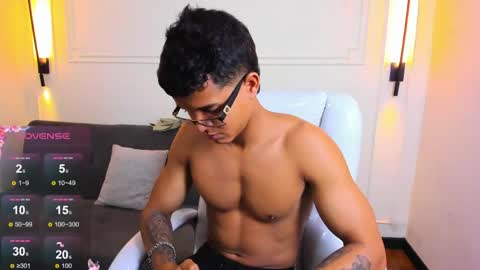 Snapshot of paradise_boy_s chatting on 27, 5, 2026 Ryan And Casper online show from 27, 5, 2026